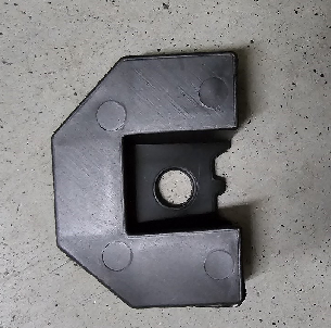 Καλή τιμή. Το Tesla Model S 2021+ RH πίσω προφυλακτήρα 130x35x3.5mm σε απευθείας σύνδεση